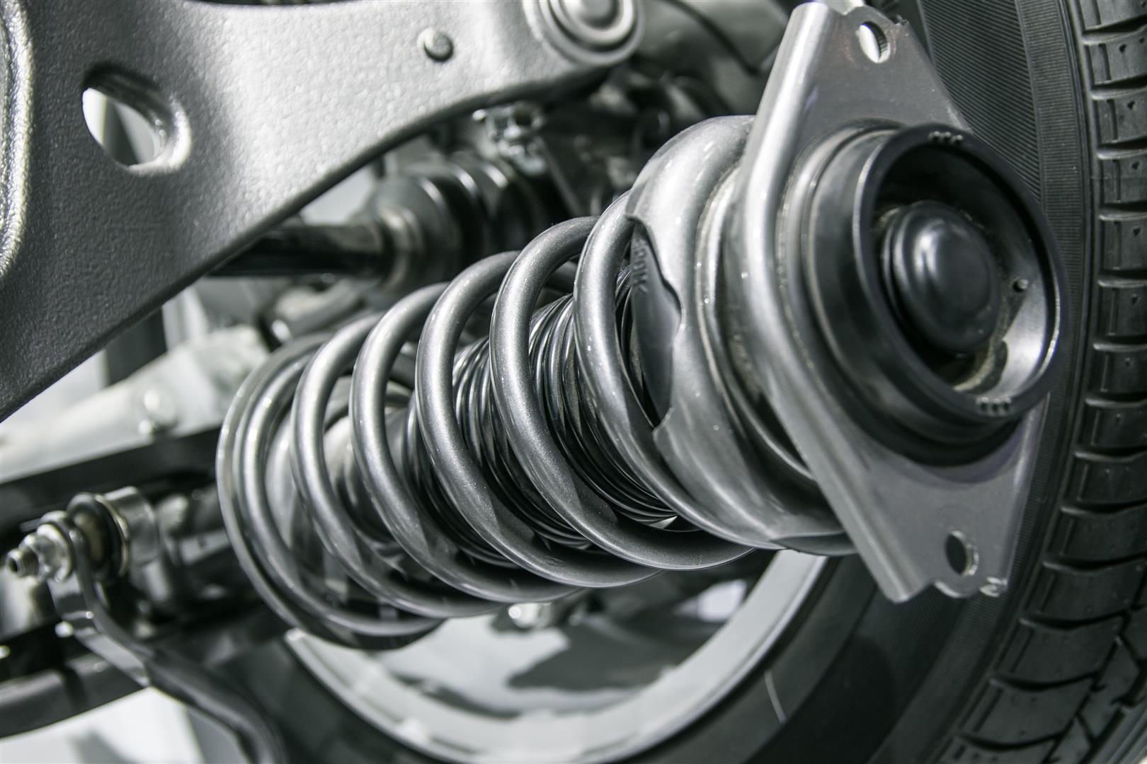  What Are The Common Signs Of Worn Shocks and Struts?